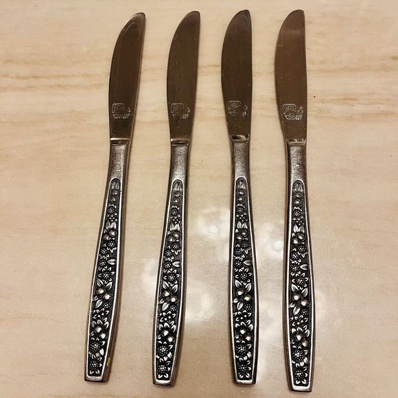 Vintage Pageant Stainless Flatware Harvest JAPAN 4 Dinner Knives 8.5” - Picture 1 of 7